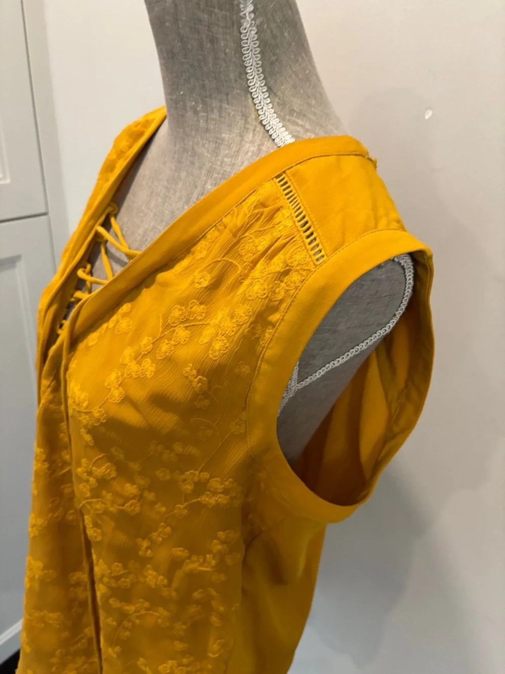 Anthro Maeve Mustard Lace Up Tank Embroidered Sleeveless Top Medium - Picture 8 of 14
